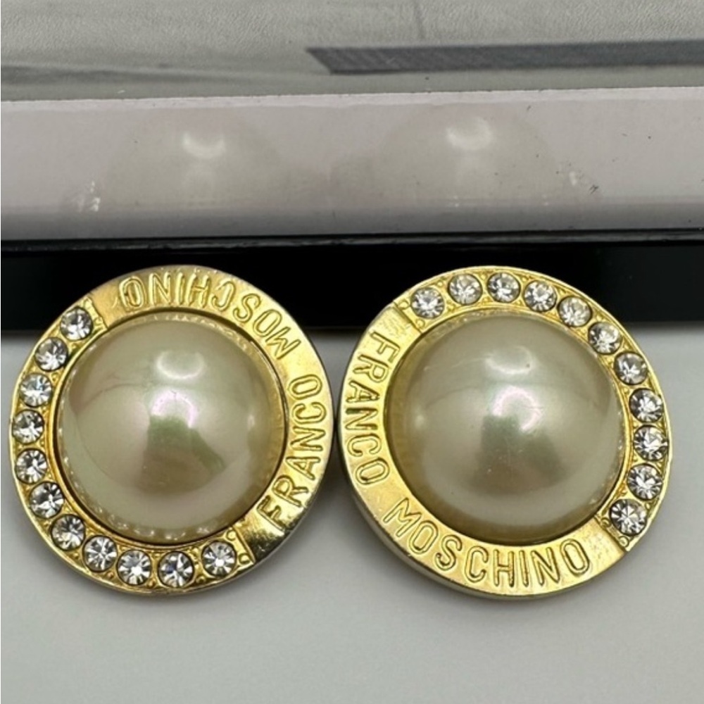 💛💛💛💛Vintage Moschino Clipon Earrings